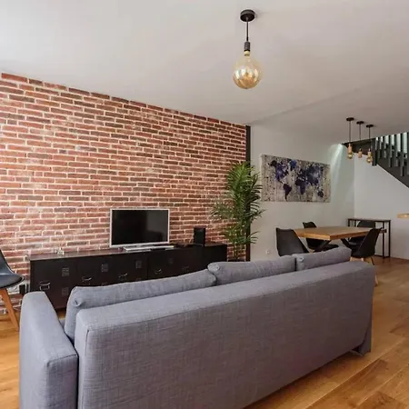 Apartment T3 En Duplex Au Coeur De *